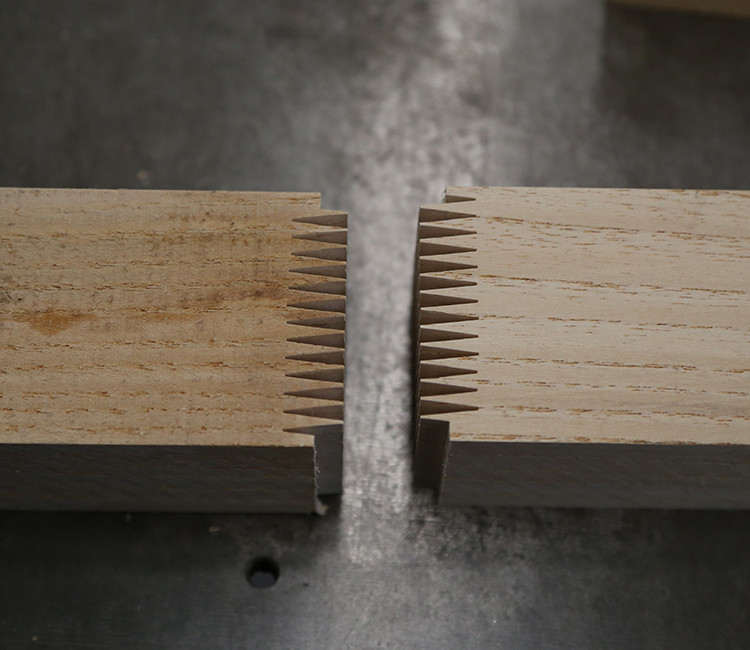 Zimmerei bearbeitet Zähne des Finger-die gemeinsamen Former-Schneider